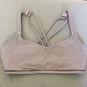Lululemon Free to Be Bra. Size 8.